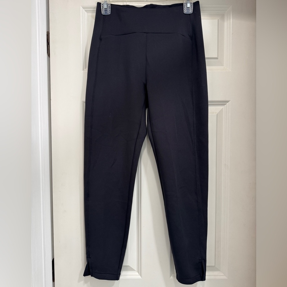 Zella Black Activewear Pants Sz M; sleek athleisure capsule wardrobe traditional